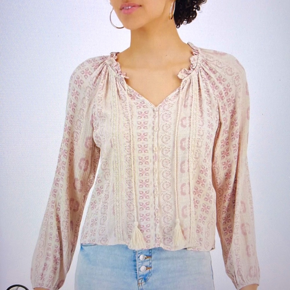 Pink Rose Bohemian Floral Blouson-Sleeve Split Neck Top with Decorative Buttons